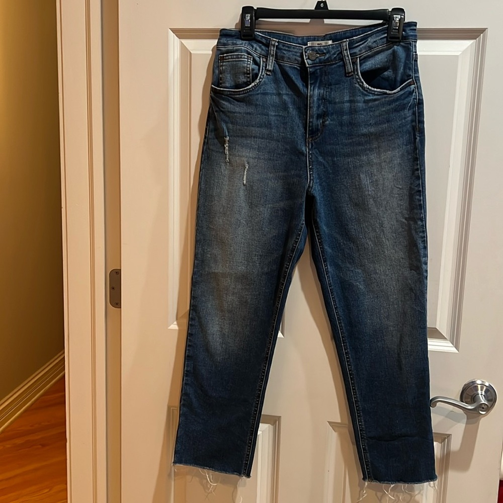 Jeans with raw hem